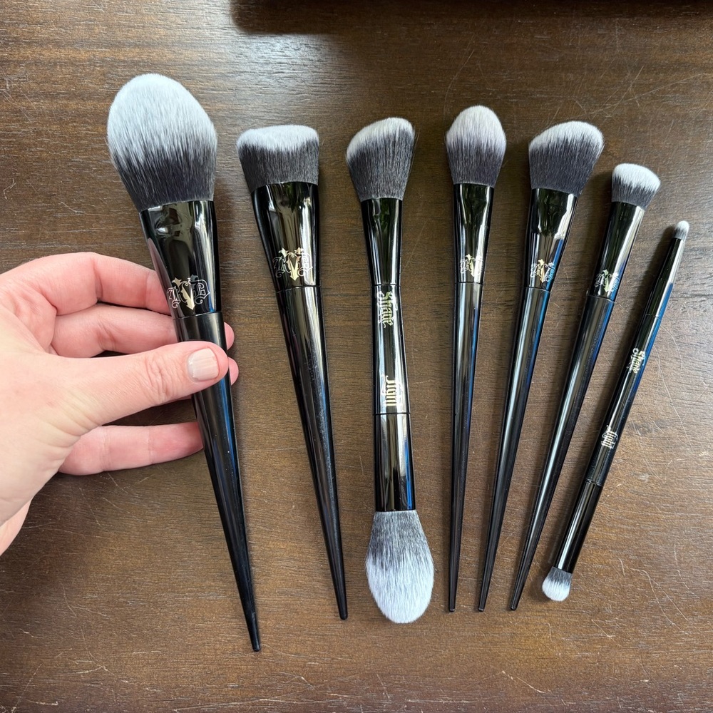 NEW! Kat Von D,  7 Makeup Brush Bundle - The Classic Bundle